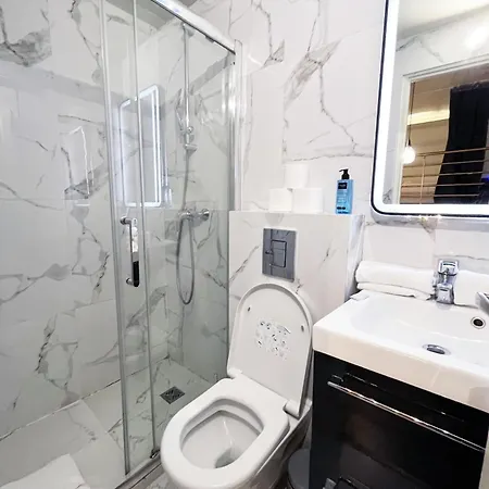 Appartamento Urbanflat 09 - Stylish Duplex On Champs-elysees