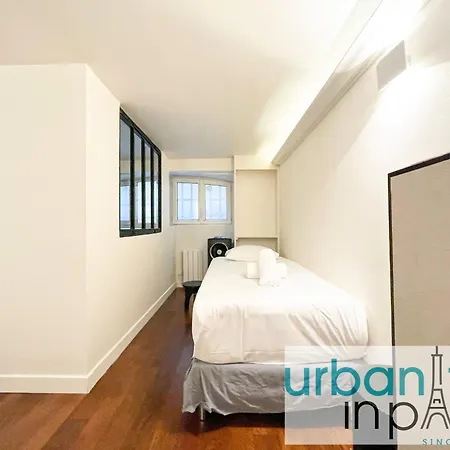 Urbanflat 09 - Stylish Duplex On Champs-elysees Apartment Paris
